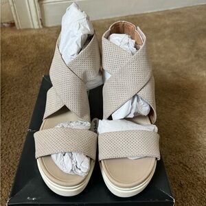 Dr Scholls wedge type sandal